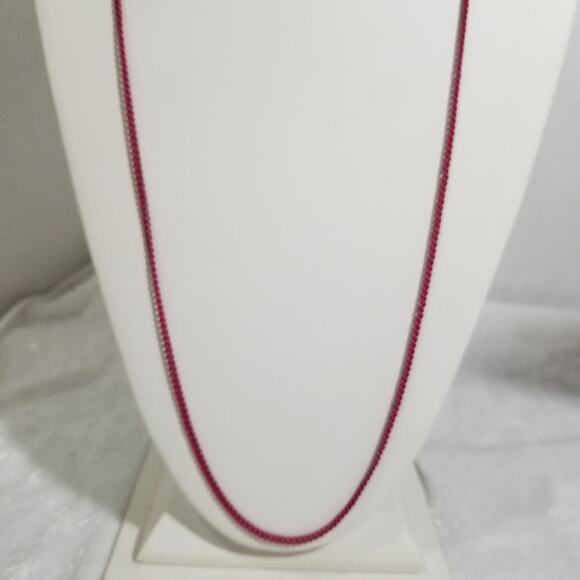 Avon vintage 32" fushsia chain 1.1375 - Picture 2 of 9